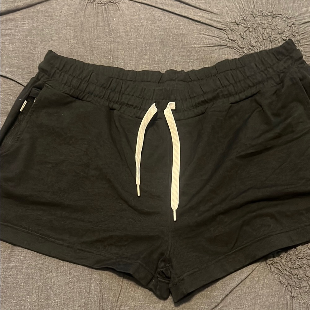 Black Vuori Women's Shorts with Drawstring